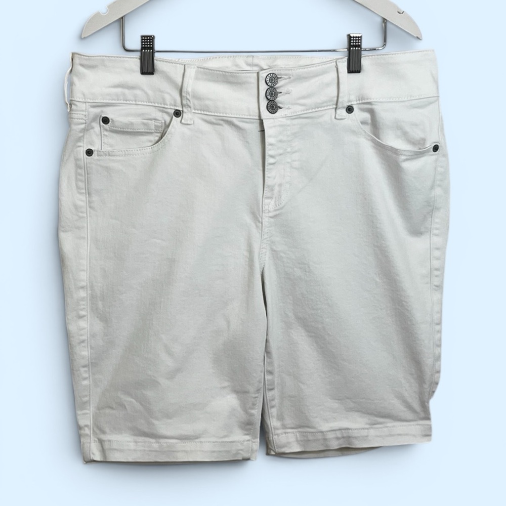 torrid White High-Rise Stretch Bermuda Shorts